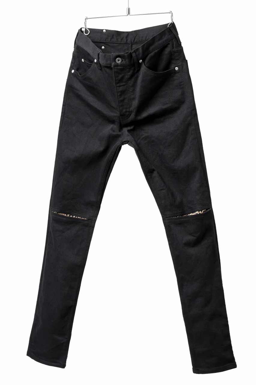 ISAMU KATAYAMA BACKLASH LEOPARD LEATHER KNEE PADS SLIM PANTS / "京都紋付 - 漆黒染" 13oz STRETCH DENIM (BLACK) - Image 3