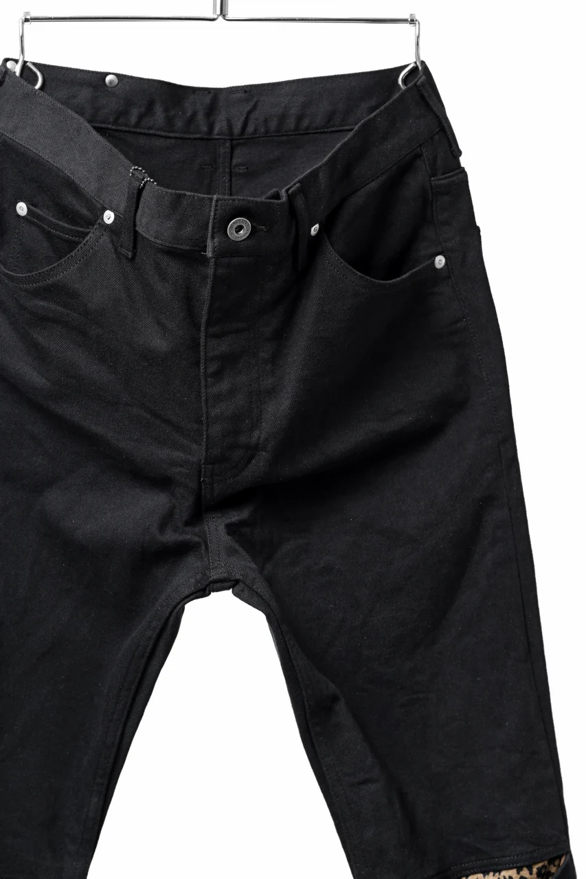ISAMU KATAYAMA BACKLASH LEOPARD LEATHER KNEE PADS SLIM PANTS / "京都紋付 - 漆黒染" 13oz STRETCH DENIM (BLACK) - Image 5