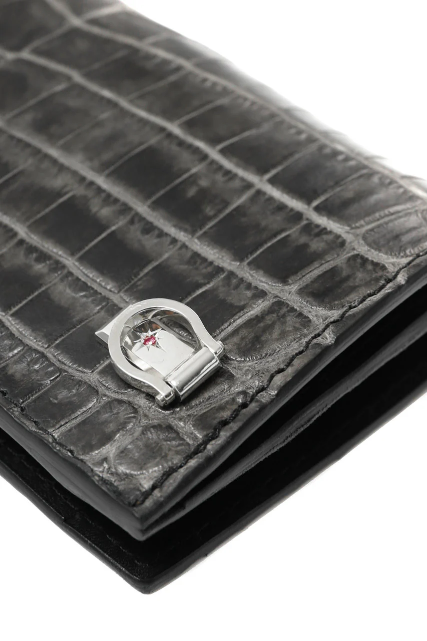 ISAMU KATAYAMA BACKLASH LONG FOLD WALLET / CROCODILE INK DYED (GREY) - Image 11