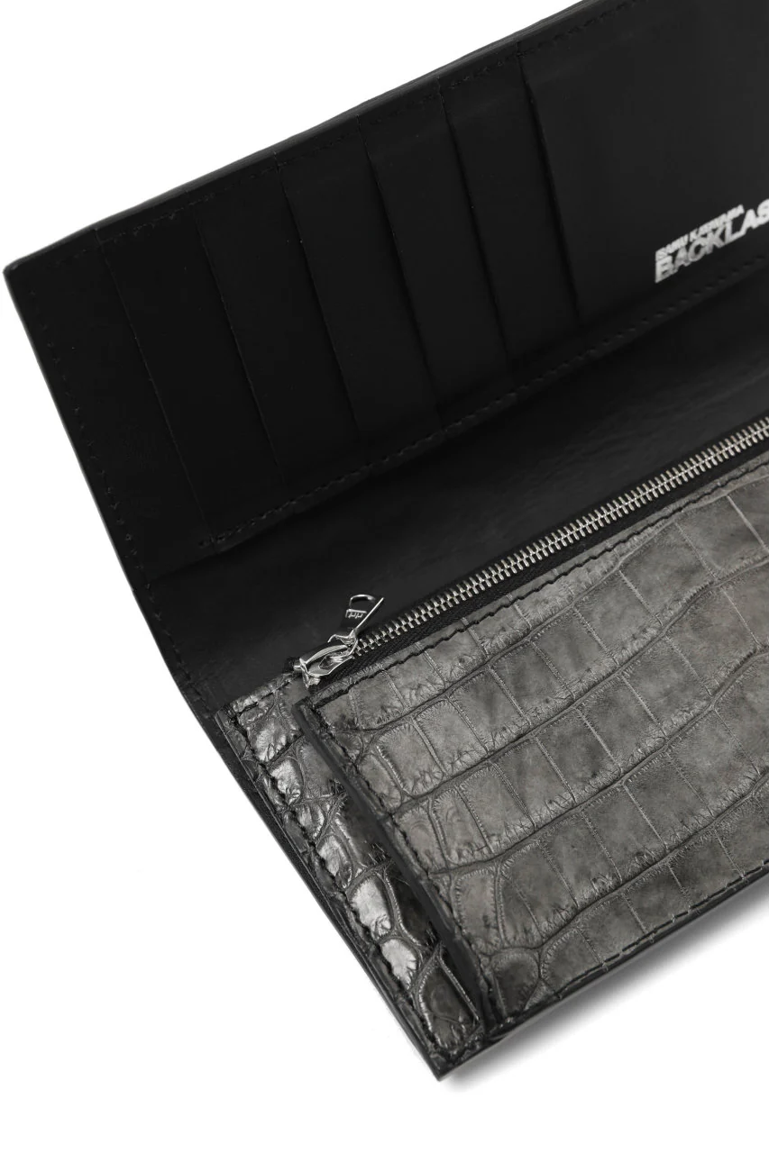 ISAMU KATAYAMA BACKLASH LONG FOLD WALLET / CROCODILE INK DYED (GREY) - Image 17