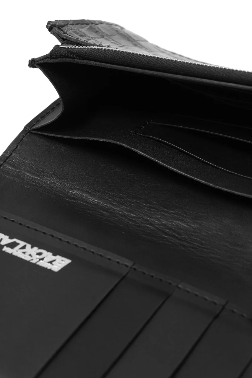 ISAMU KATAYAMA BACKLASH LONG FOLD WALLET / CROCODILE INK DYED (GREY) - Image 20