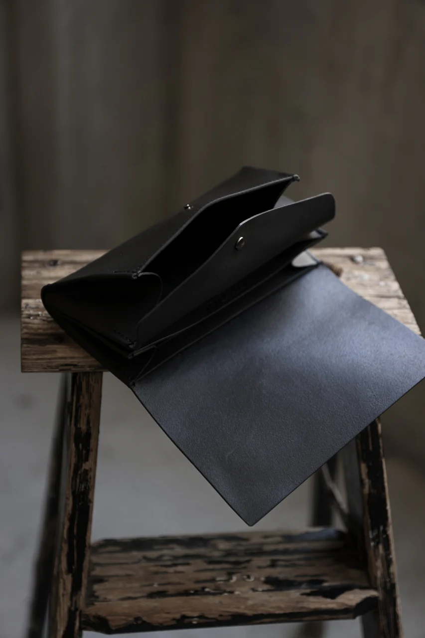 ISAMU KATAYAMA BACKLASH LONG FOLD WALLET / GUIDI CALF (BLACK) - Image 20