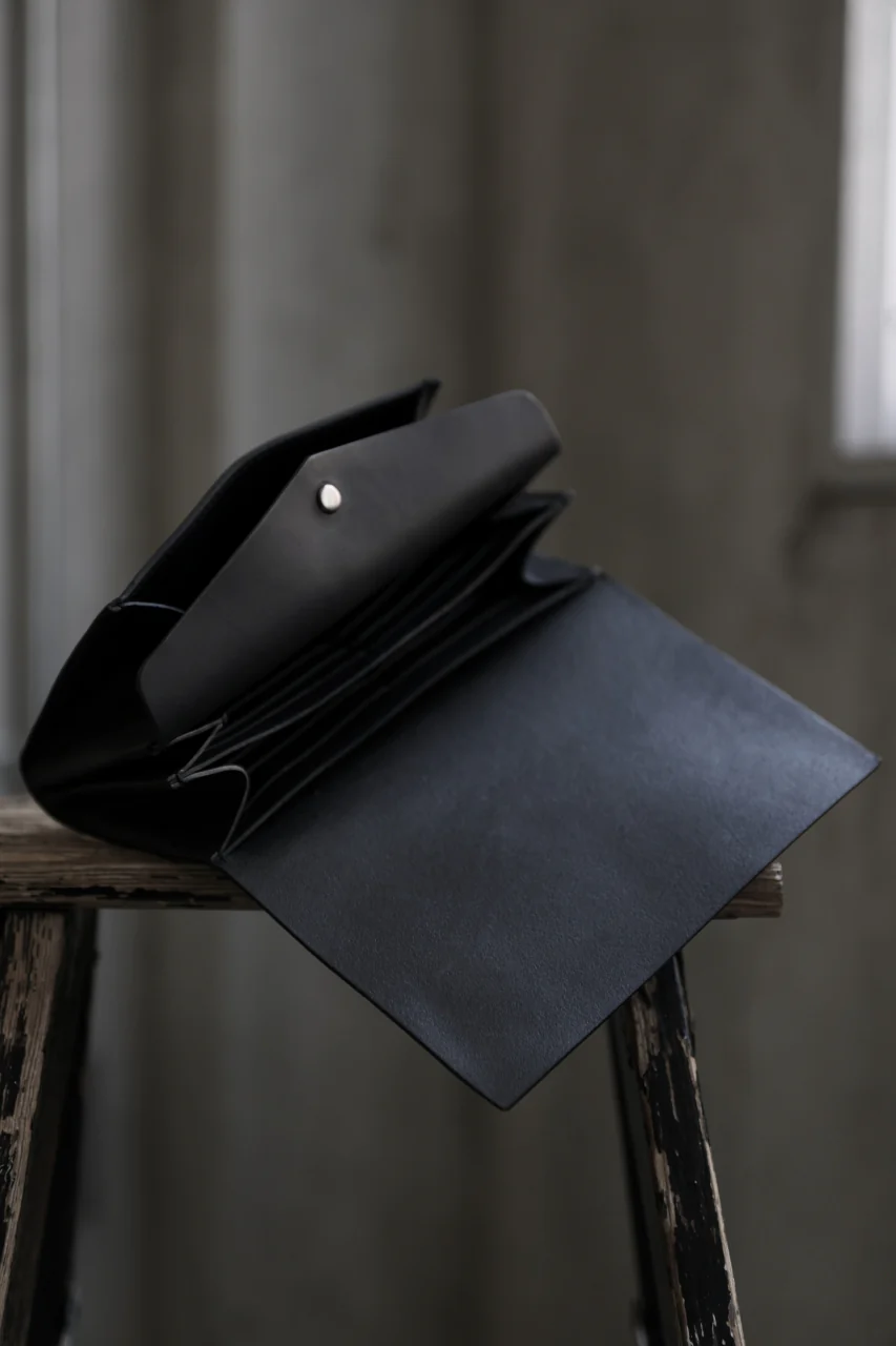 ISAMU KATAYAMA BACKLASH LONG FOLD WALLET / GUIDI CALF (BLACK) - Image 21