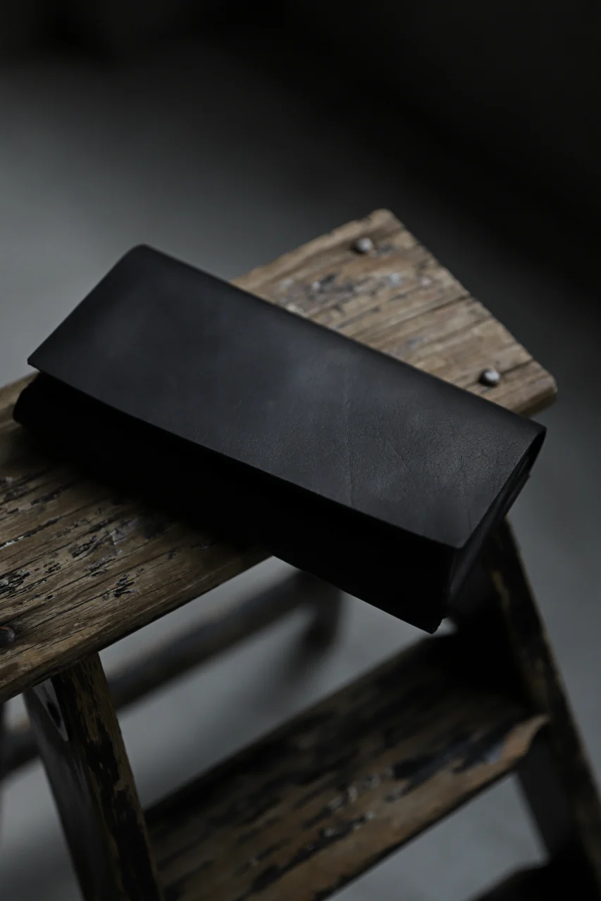 ISAMU KATAYAMA BACKLASH LONG FOLD WALLET / GUIDI OILED CALF (BLACK) - Image 22