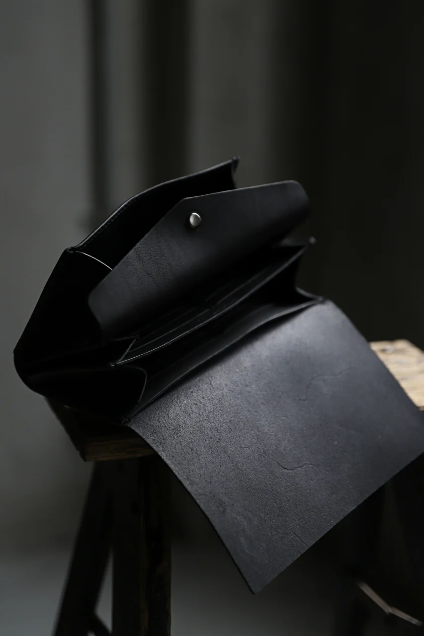 ISAMU KATAYAMA BACKLASH LONG FOLD WALLET / GUIDI OILED CALF (BLACK) - Image 27