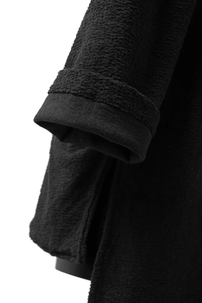 ISAMU KATAYAMA BACKLASH LONG SLEEVE CUT & SEWN / RANDOM PILE FABRIC (BLACK) - Image 11
