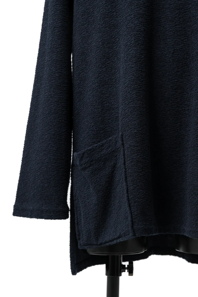 ISAMU KATAYAMA BACKLASH LONG SLEEVE CUT & SEWN / RANDOM PILE FABRIC (NAVY) - Image 5