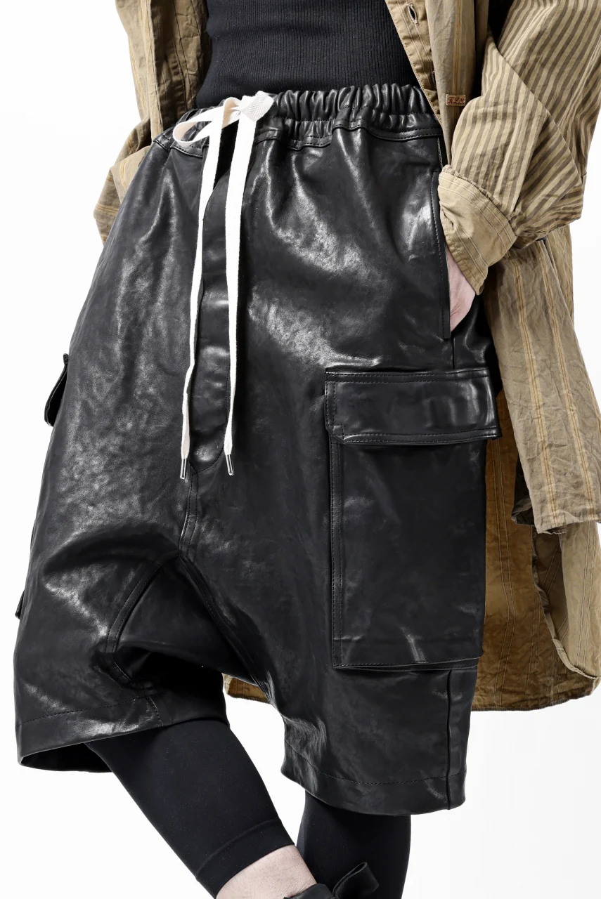 ISAMU KATAYAMA BACKLASH MARYAM LEATHER SARROUEL SHORTS / GARMENT DYED - ITALY KIP (BLACK) - Image 37