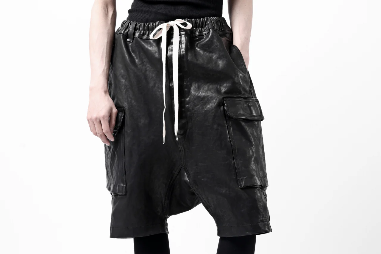 ISAMU KATAYAMA BACKLASH MARYAM LEATHER SARROUEL SHORTS / GARMENT DYED - ITALY KIP (BLACK) - Image 38