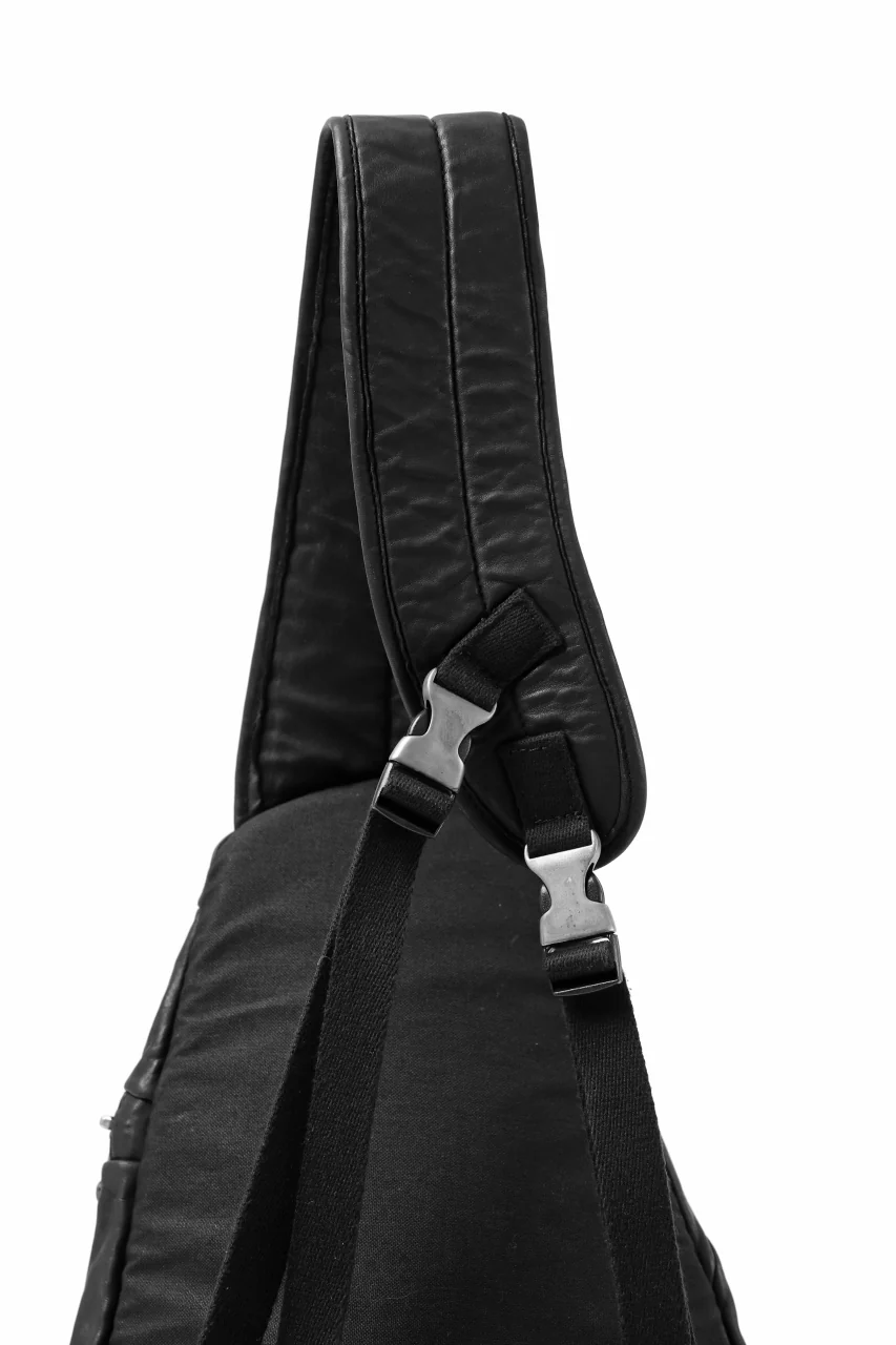 ISAMU KATAYAMA BACKLASH ONE-STRAP BACKPACK / ITALY-SHOULDER OBJECT DYED (BLACK) - Image 19