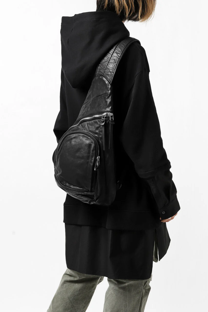 ISAMU KATAYAMA BACKLASH ONE-STRAP BACKPACK / ITALY-SHOULDER OBJECT DYED (BLACK) - Image 29