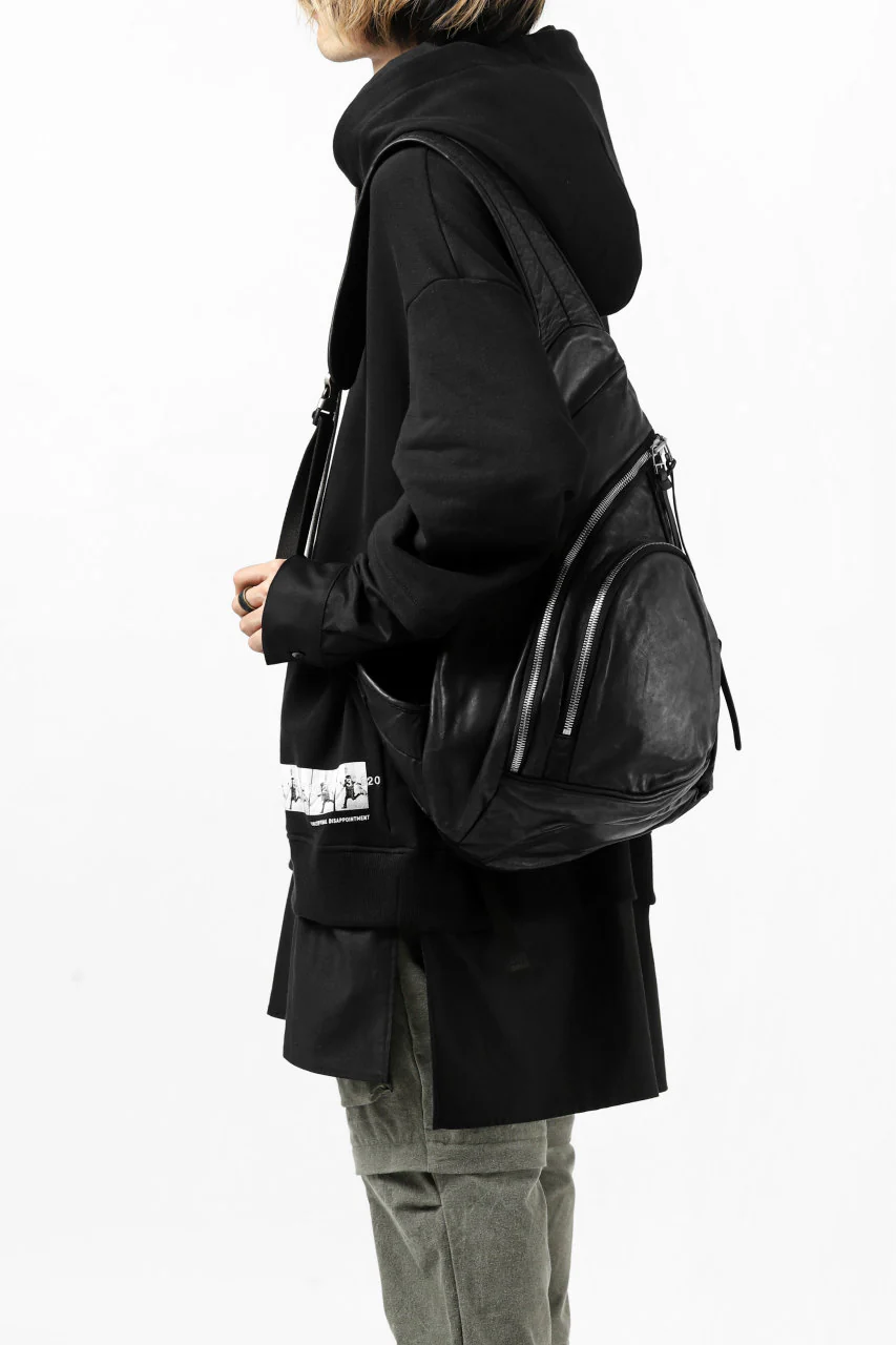 ISAMU KATAYAMA BACKLASH ONE-STRAP BACKPACK / ITALY-SHOULDER OBJECT DYED (BLACK) - Image 32