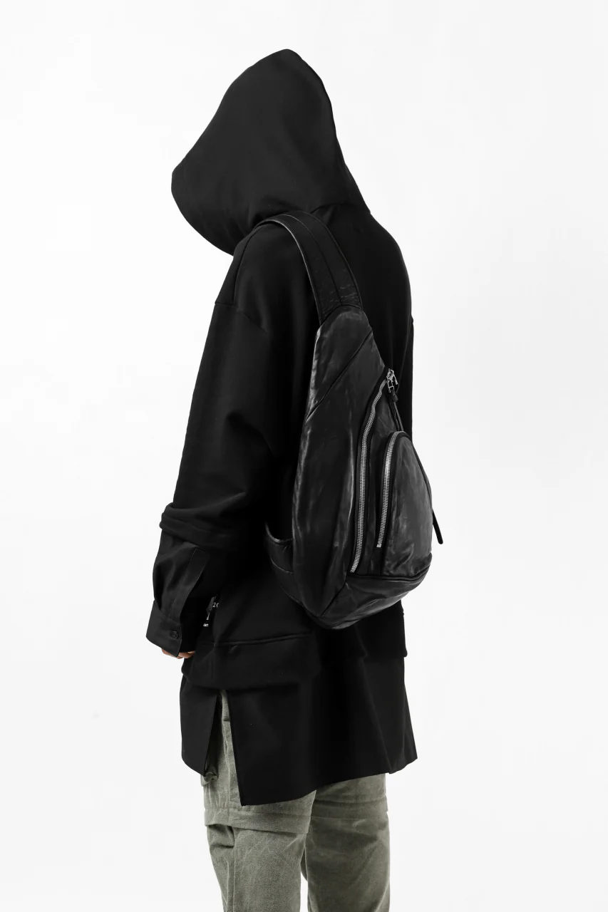 ISAMU KATAYAMA BACKLASH ONE-STRAP BACKPACK / ITALY-SHOULDER OBJECT DYED (BLACK) - Image 34