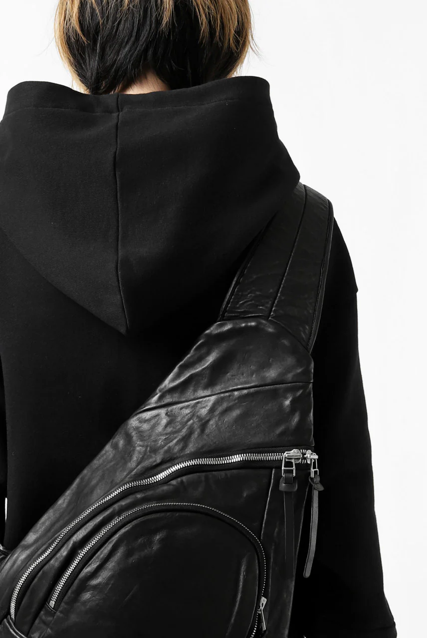 ISAMU KATAYAMA BACKLASH ONE-STRAP BACKPACK / ITALY-SHOULDER OBJECT DYED (BLACK) - Image 37