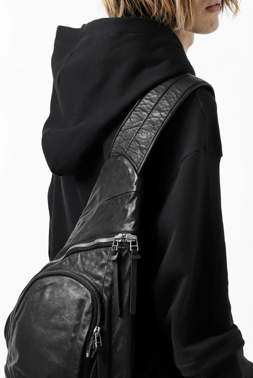 ISAMU KATAYAMA BACKLASH ONE-STRAP BACKPACK / ITALY-SHOULDER OBJECT DYED (BLACK) - Image 38