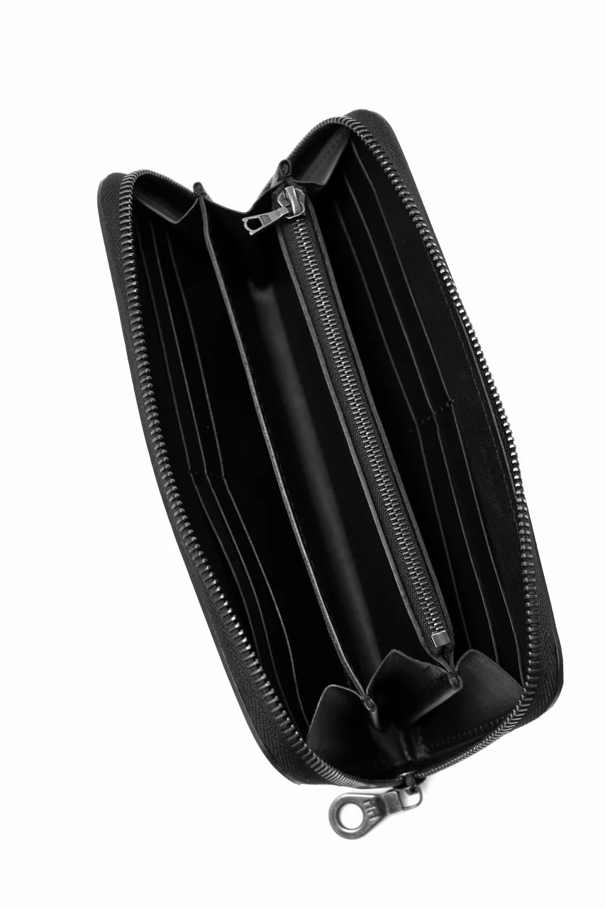 ISAMU KATAYAMA BACKLASH ROUND FASTNER WALLET / GUIDI CALF (BLACK) - Image 7