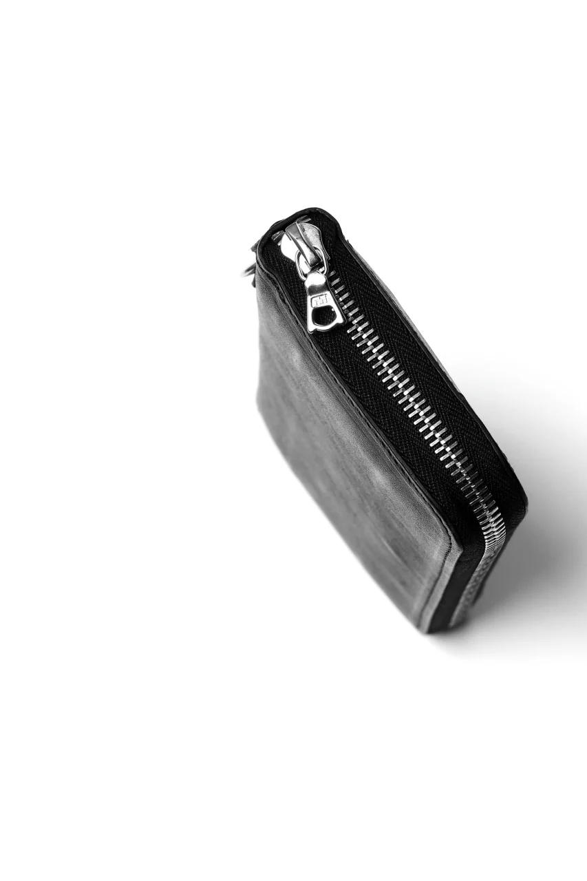ISAMU KATAYAMA BACKLASH ROUND FASTNER WALLET / ITALY HORSE LEATHER (VACHETTA FINISHED / BLACK) - Image 12