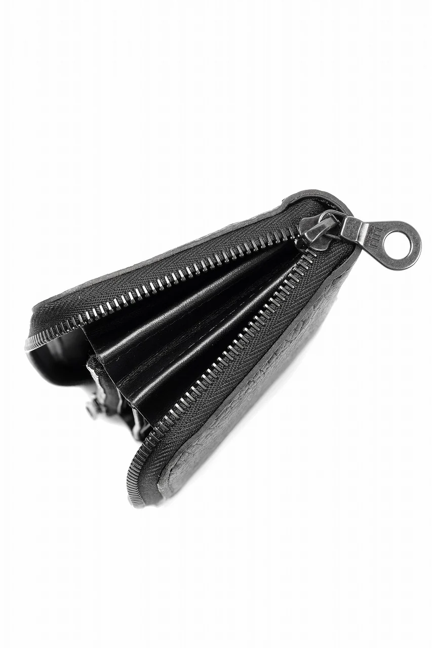 ISAMU KATAYAMA BACKLASH ROUND FASTNER WALLET / MARYAM HEAT SHRINK HORSE BUTT (BLACK) - Image 9