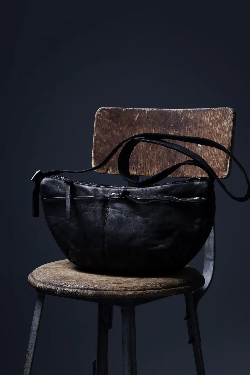 ISAMU KATAYAMA BACKLASH SHOULDER BAG / OBJECT DYED DOUBLE SHOULDER LEATHER (BLACK) - Image 17