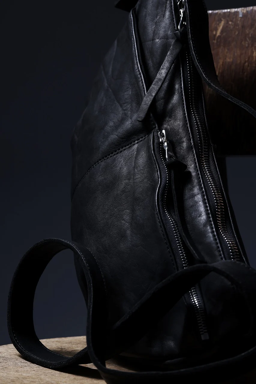 ISAMU KATAYAMA BACKLASH SHOULDER BAG / OBJECT DYED DOUBLE SHOULDER LEATHER (BLACK) - Image 25