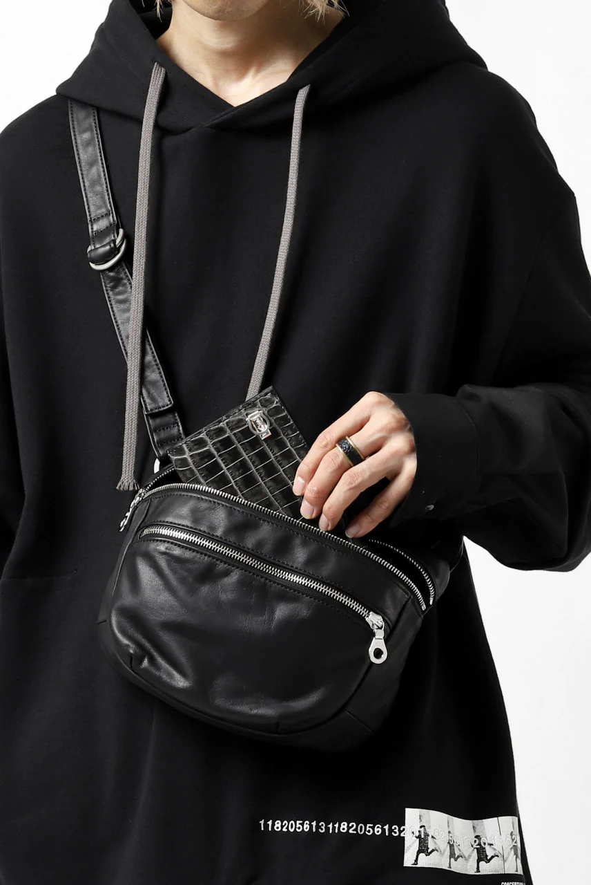 ISAMU KATAYAMA BACKLASH STRAP ZIP BAG / MONOCHROME LUXURY STEER (BLACK) - Image 24