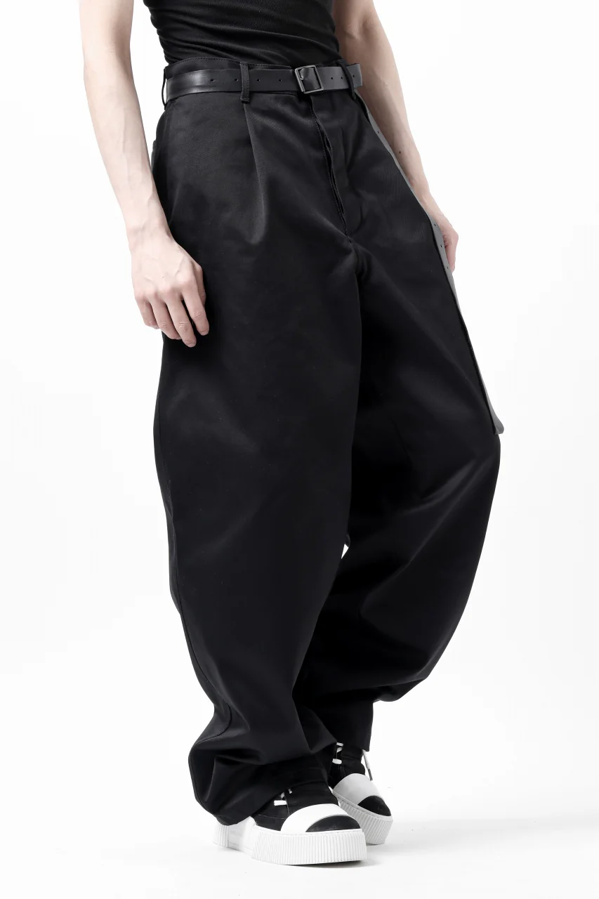 ISAMU KATAYAMA BACKLASH TUCK WIDE PANTS / HIGH DENSITY CHINO CLOTH (BLACK) - Image 10