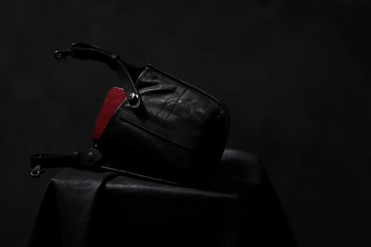 ISAMU KATAYAMA BACKLASH WAIST-HANG BAG / DOUBLE SHOULDER OBJECT DYED (BLACK) - Image 32
