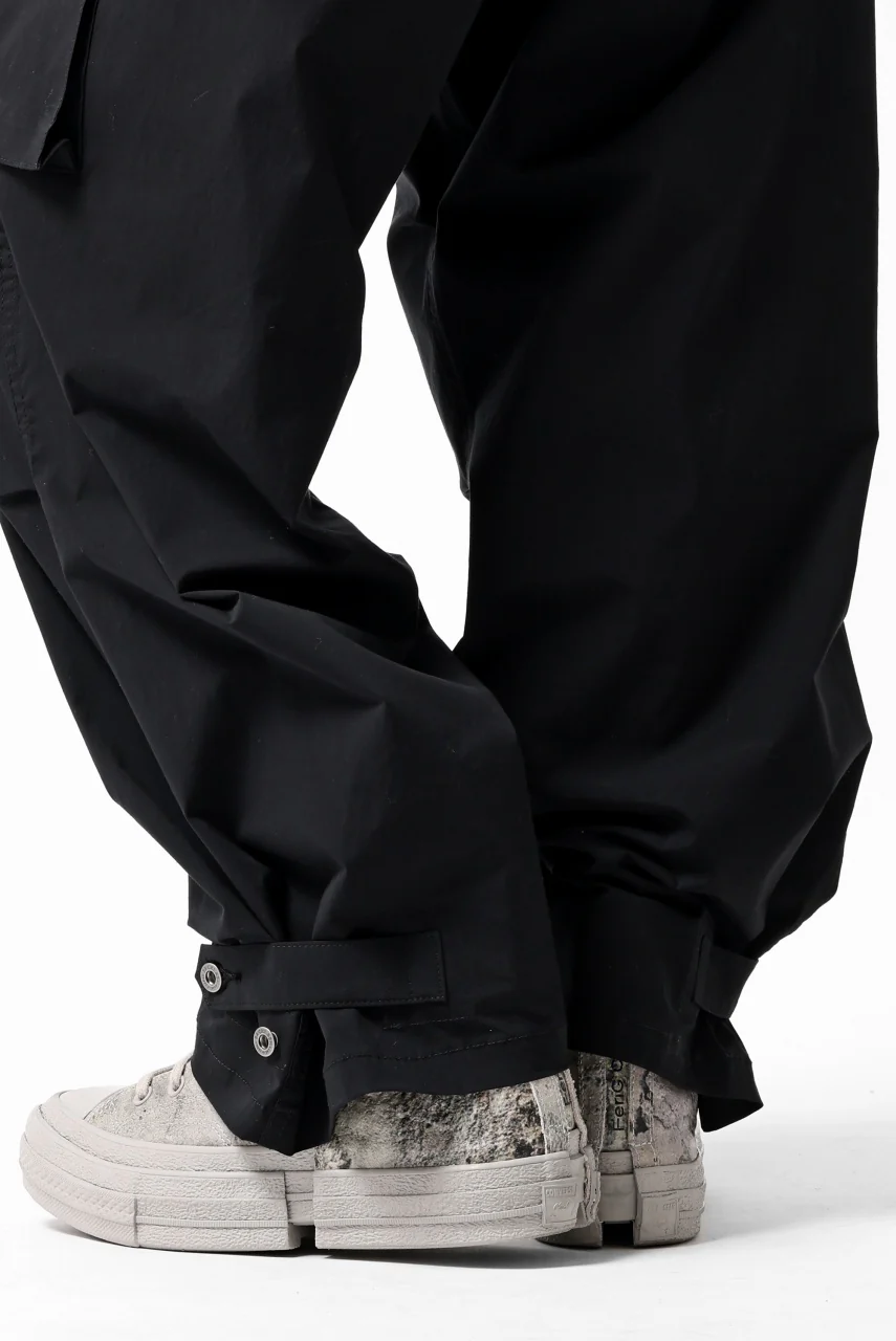 ISAMU KATAYAMA BACKLASH WIDE CARGO PANTS / STRETCH TYPEWRITER CLOTH (BLACK) - Image 16