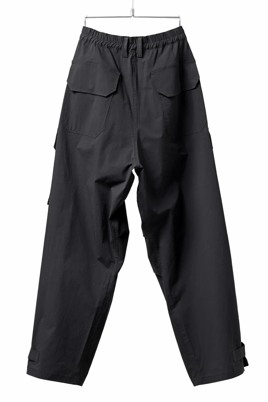 ISAMU KATAYAMA BACKLASH WIDE CARGO PANTS / STRETCH TYPEWRITER CLOTH (BLACK) - Image 18