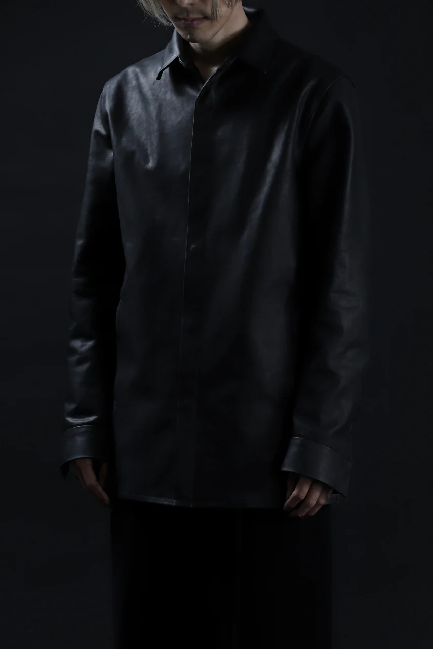 ISAMU KATAYAMA BACKLASH xx GUIDI COMMA 8 LEATHER SHIRT / CALF "Vitello Fiore Volonato" (BLACK) - Image 37