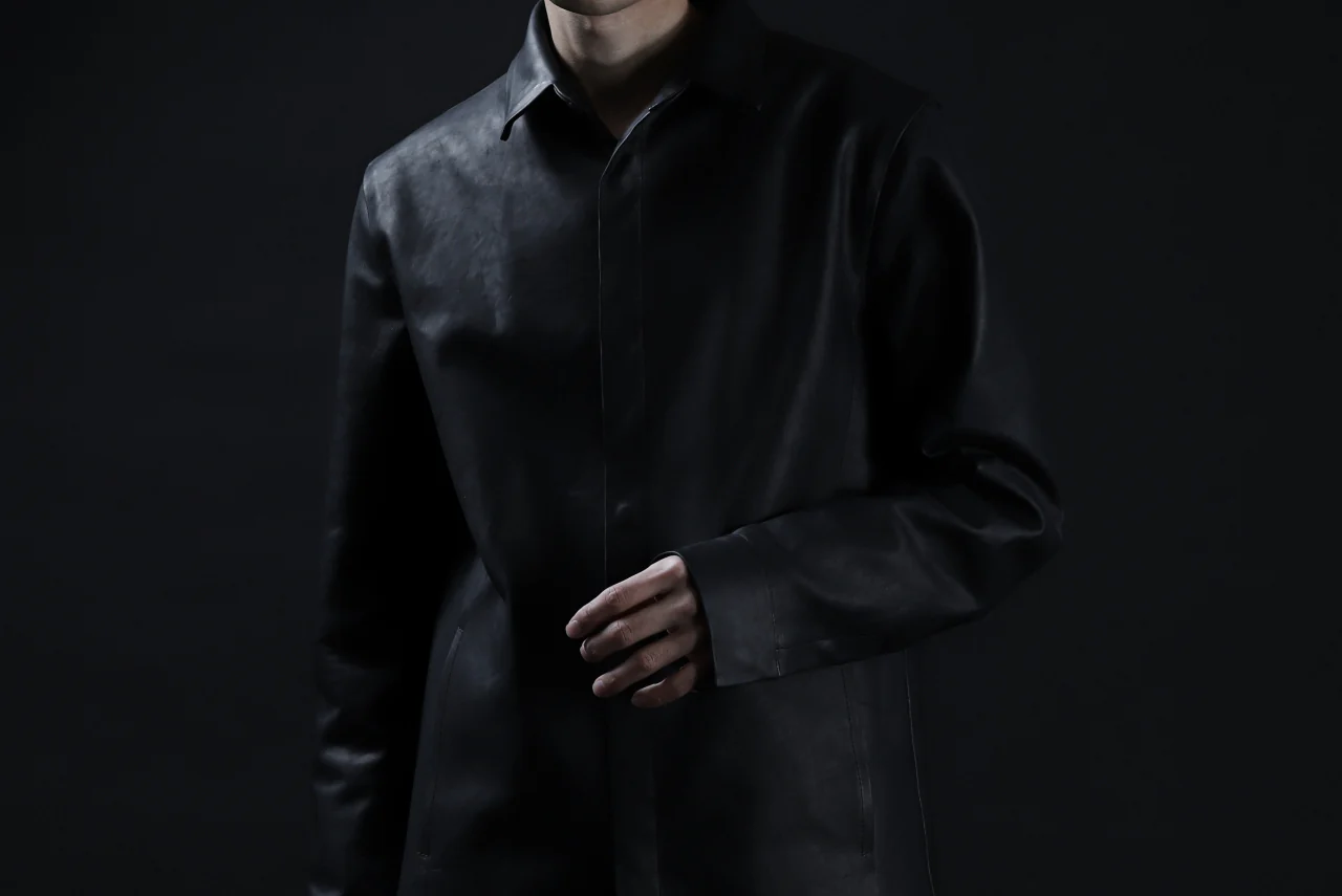 ISAMU KATAYAMA BACKLASH xx GUIDI COMMA 8 LEATHER SHIRT / CALF "Vitello Fiore Volonato" (BLACK) - Image 56