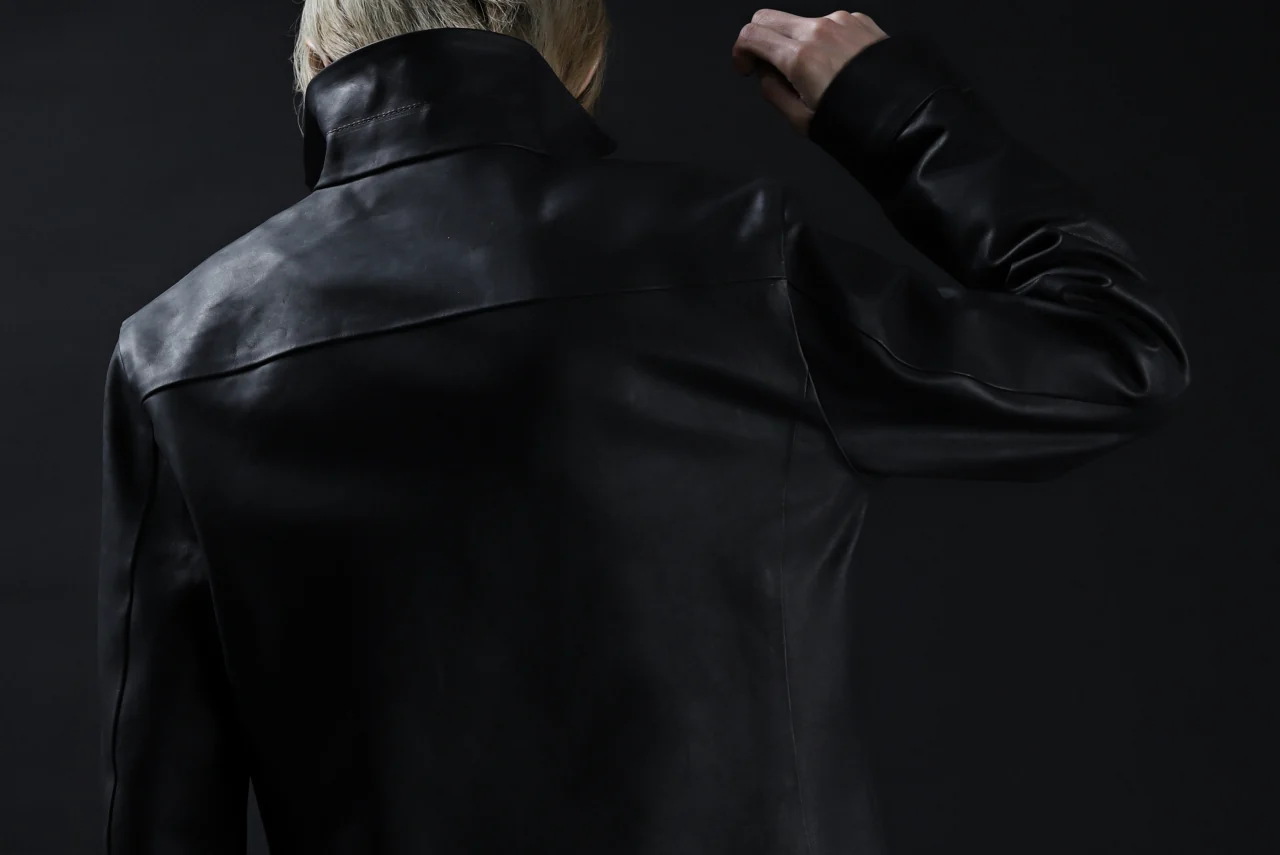 ISAMU KATAYAMA BACKLASH xx GUIDI COMMA 8 LEATHER SHIRT / CALF "Vitello Fiore Volonato" (BLACK) - Image 57