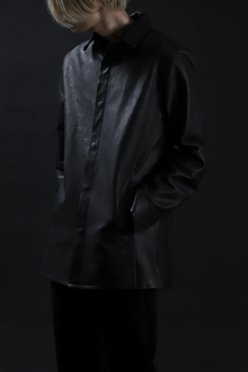 ISAMU KATAYAMA BACKLASH xx GUIDI COMMA 8 LEATHER SHIRT / CALF "Vitello Fiore Volonato" (BLACK) - Image 9