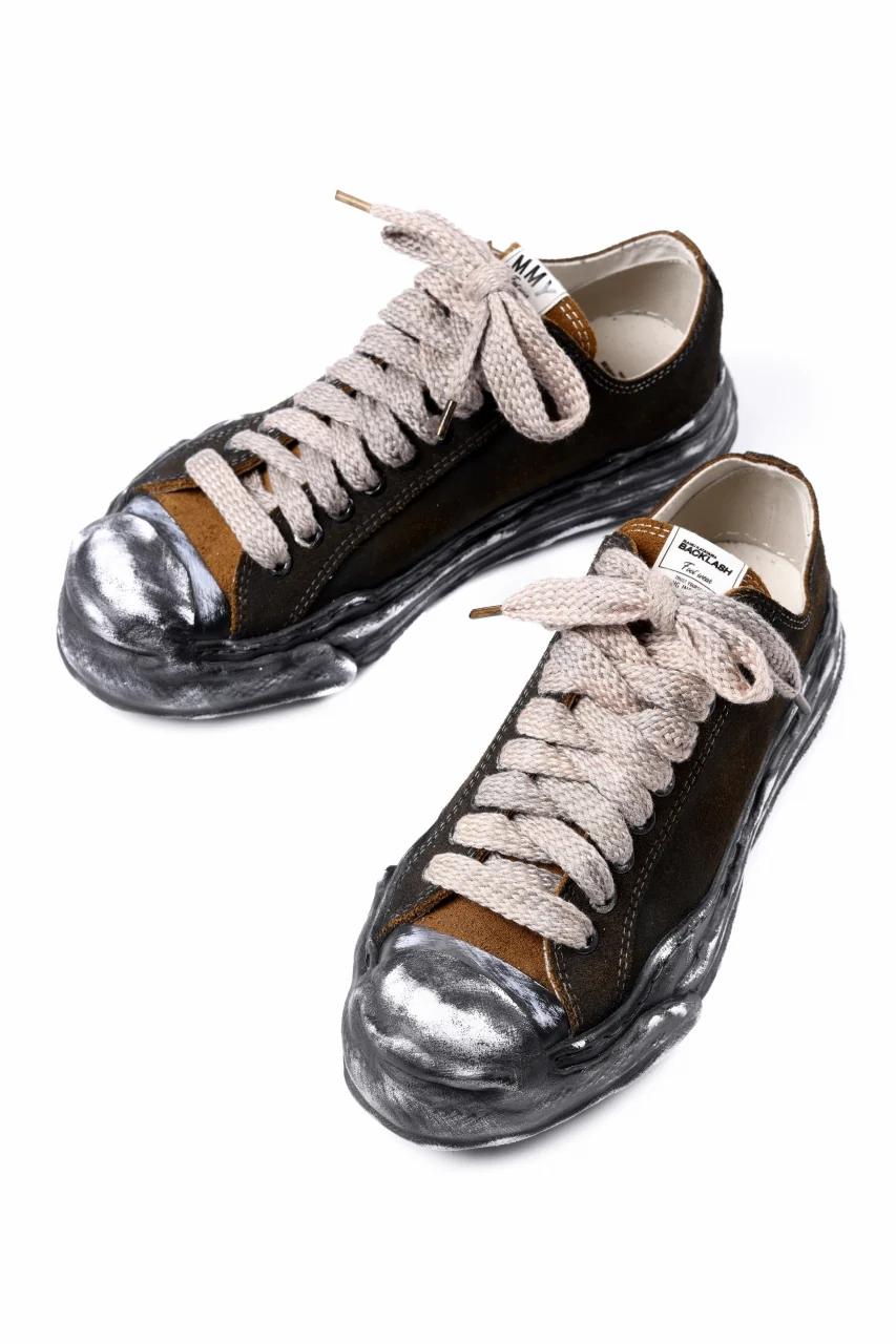 ISAMU KATAYAMA BACKLASH xx Maison MIHARA YASUHIRO “HANK” OG SOLE STEER SUEDE GARMENT-DYED LOW-TOP SNEAKER (BLACK) - Image 10