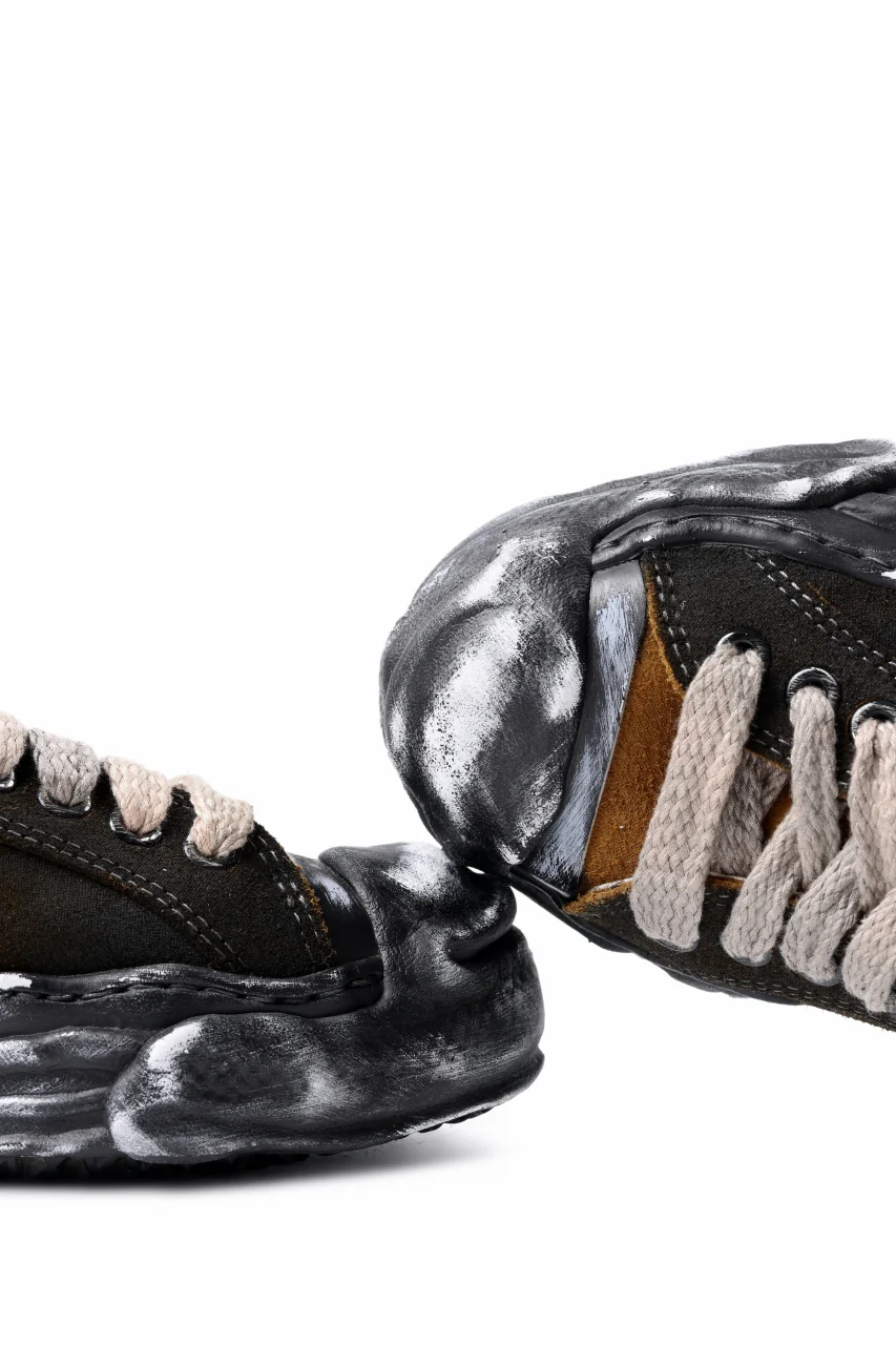 ISAMU KATAYAMA BACKLASH xx Maison MIHARA YASUHIRO “HANK” OG SOLE STEER SUEDE GARMENT-DYED LOW-TOP SNEAKER (BLACK) - Image 18