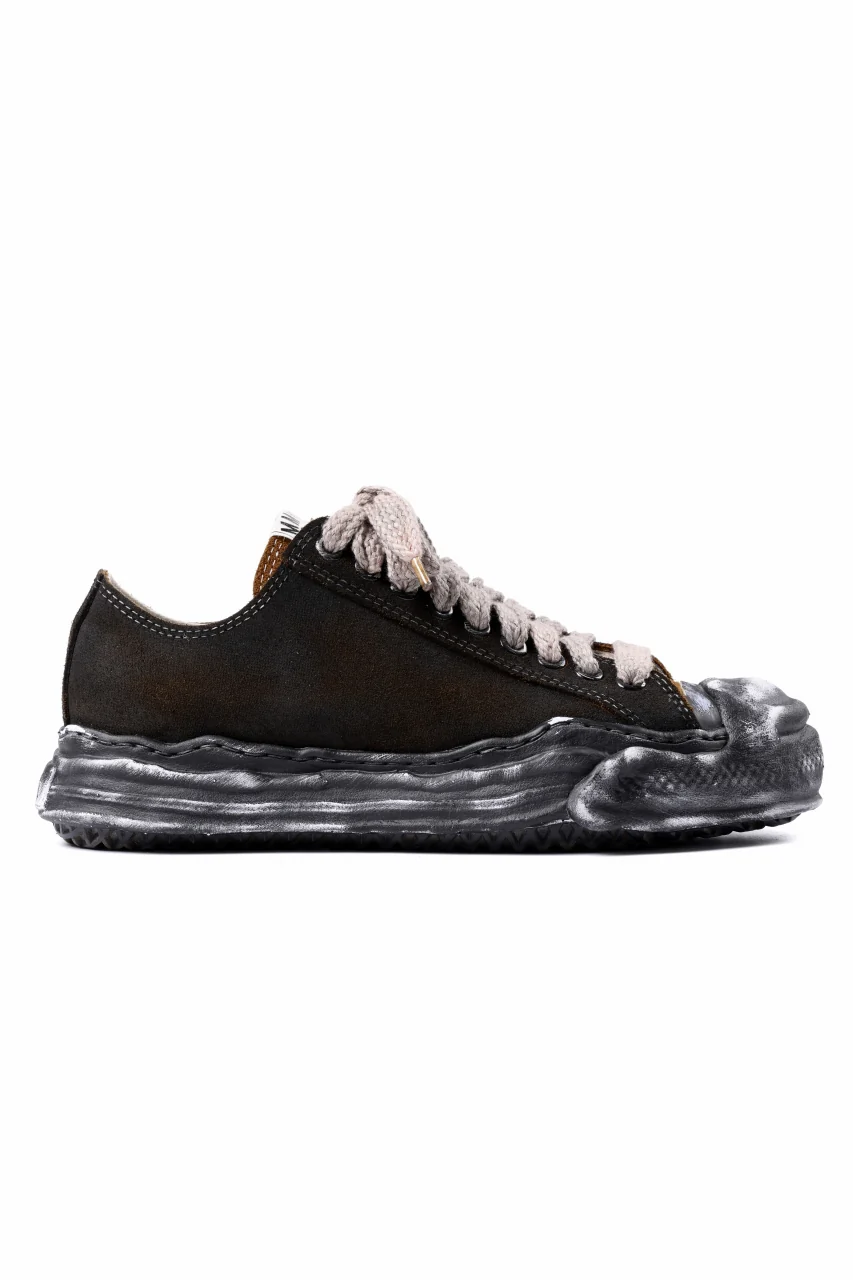 ISAMU KATAYAMA BACKLASH xx Maison MIHARA YASUHIRO “HANK” OG SOLE STEER SUEDE GARMENT-DYED LOW-TOP SNEAKER (BLACK) - Image 21