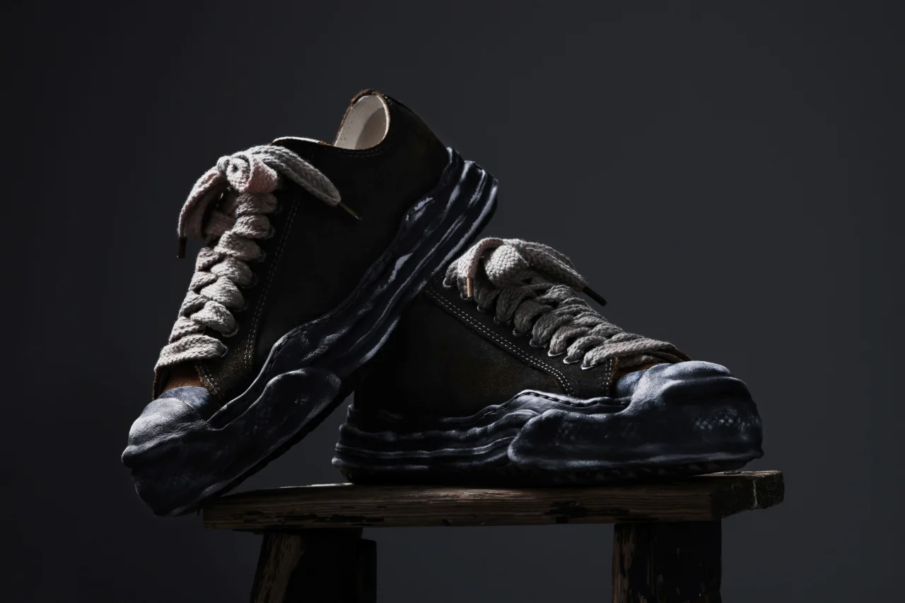 ISAMU KATAYAMA BACKLASH xx Maison MIHARA YASUHIRO “HANK” OG SOLE STEER SUEDE GARMENT-DYED LOW-TOP SNEAKER (BLACK) - Image 35
