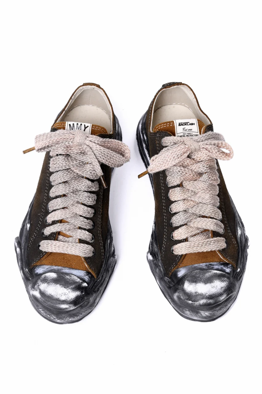 ISAMU KATAYAMA BACKLASH xx Maison MIHARA YASUHIRO “HANK” OG SOLE STEER SUEDE GARMENT-DYED LOW-TOP SNEAKER (BLACK) - Image 6