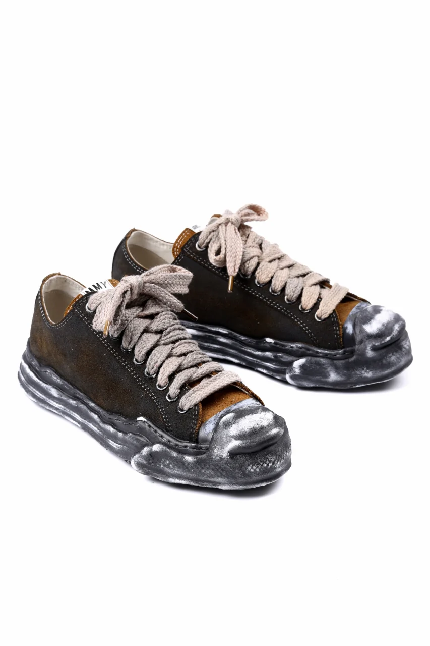 ISAMU KATAYAMA BACKLASH xx Maison MIHARA YASUHIRO “HANK” OG SOLE STEER SUEDE GARMENT-DYED LOW-TOP SNEAKER (BLACK) - Image 8