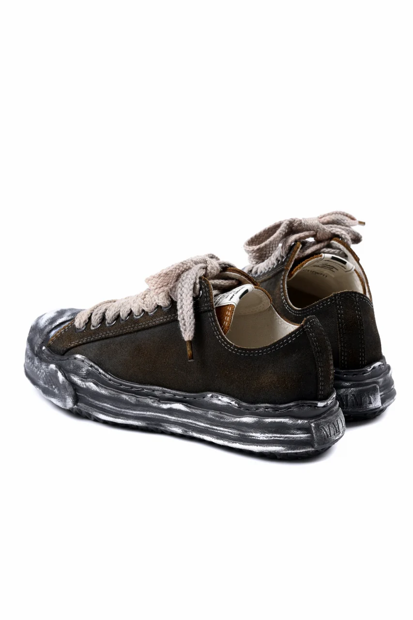 ISAMU KATAYAMA BACKLASH xx Maison MIHARA YASUHIRO “HANK” OG SOLE STEER SUEDE GARMENT-DYED LOW-TOP SNEAKER (BLACK) - Image 9