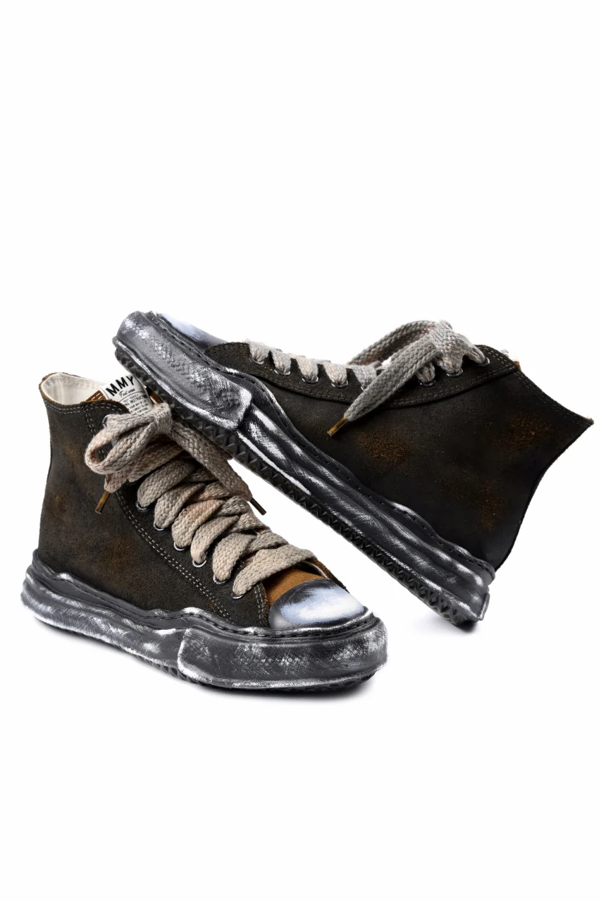 ISAMU KATAYAMA BACKLASH xx Maison MIHARA YASUHIRO “PETERSON” OG SOLE STEER SUEDE GARMENT-DYED HIGH-TOP SNEAKER (BLACK) - Image 11