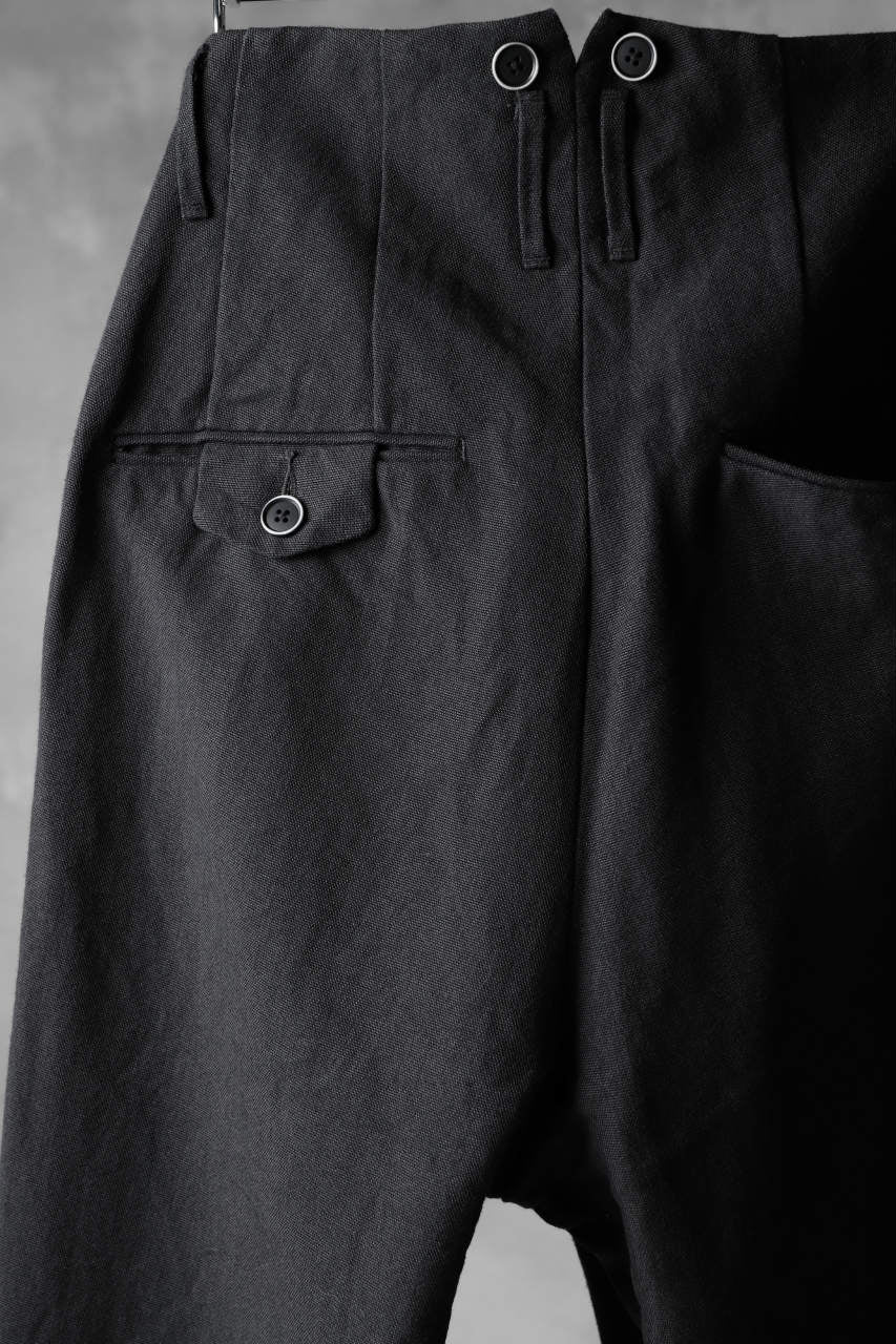 KLASICA 3TUCK TAPERED TROUSERS / RAMIE (CARBON) - Image 10