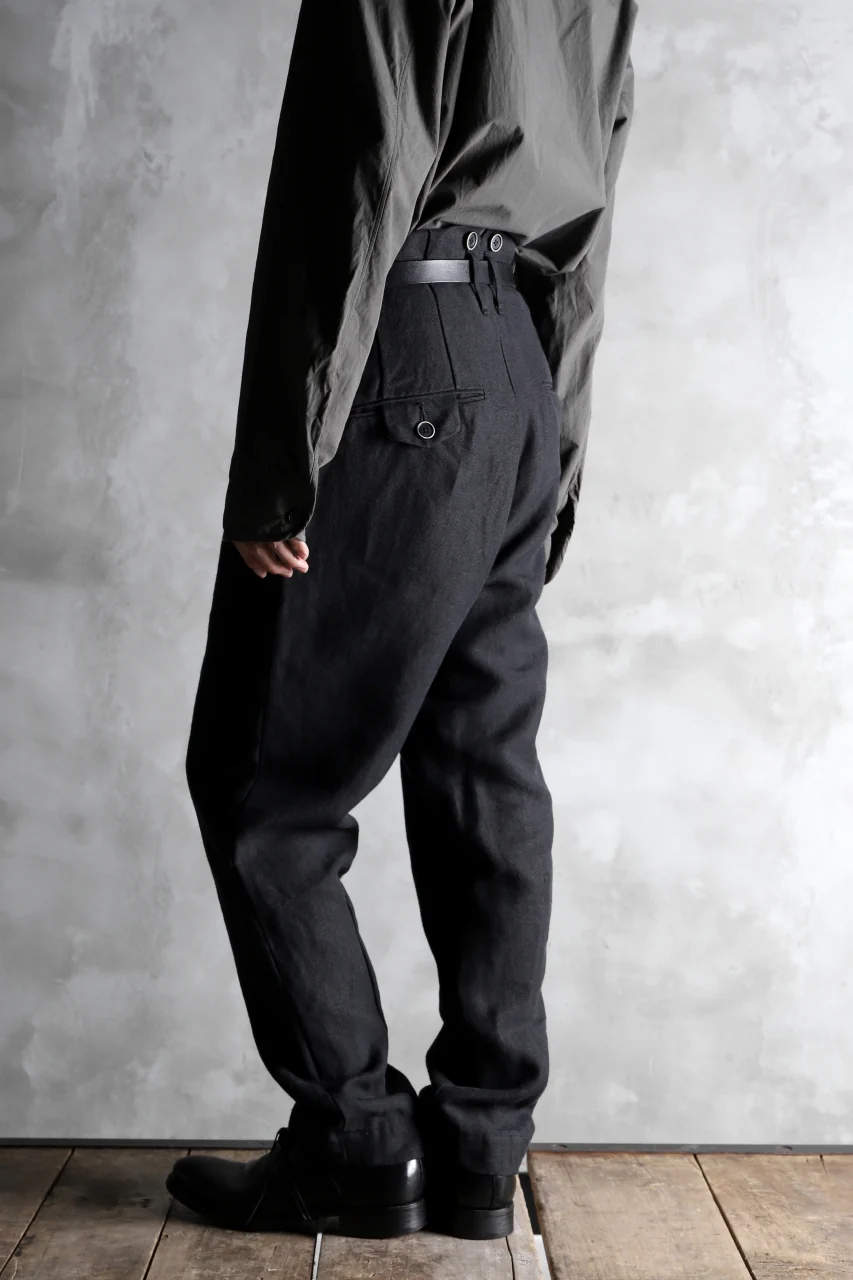 KLASICA 3TUCK TAPERED TROUSERS / RAMIE (CARBON) - Image 15