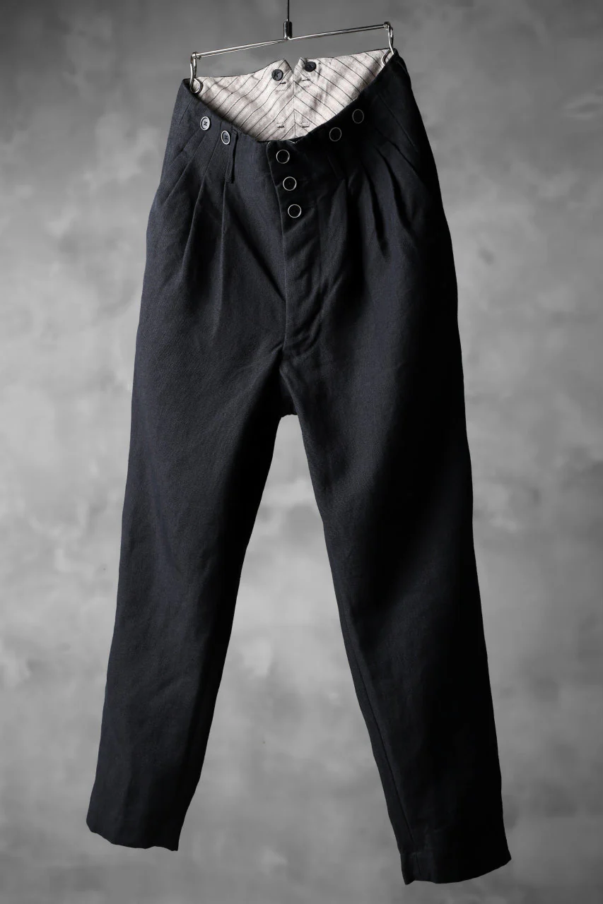 KLASICA 3TUCK TAPERED TROUSERS / RAMIE (CARBON) - Image 2
