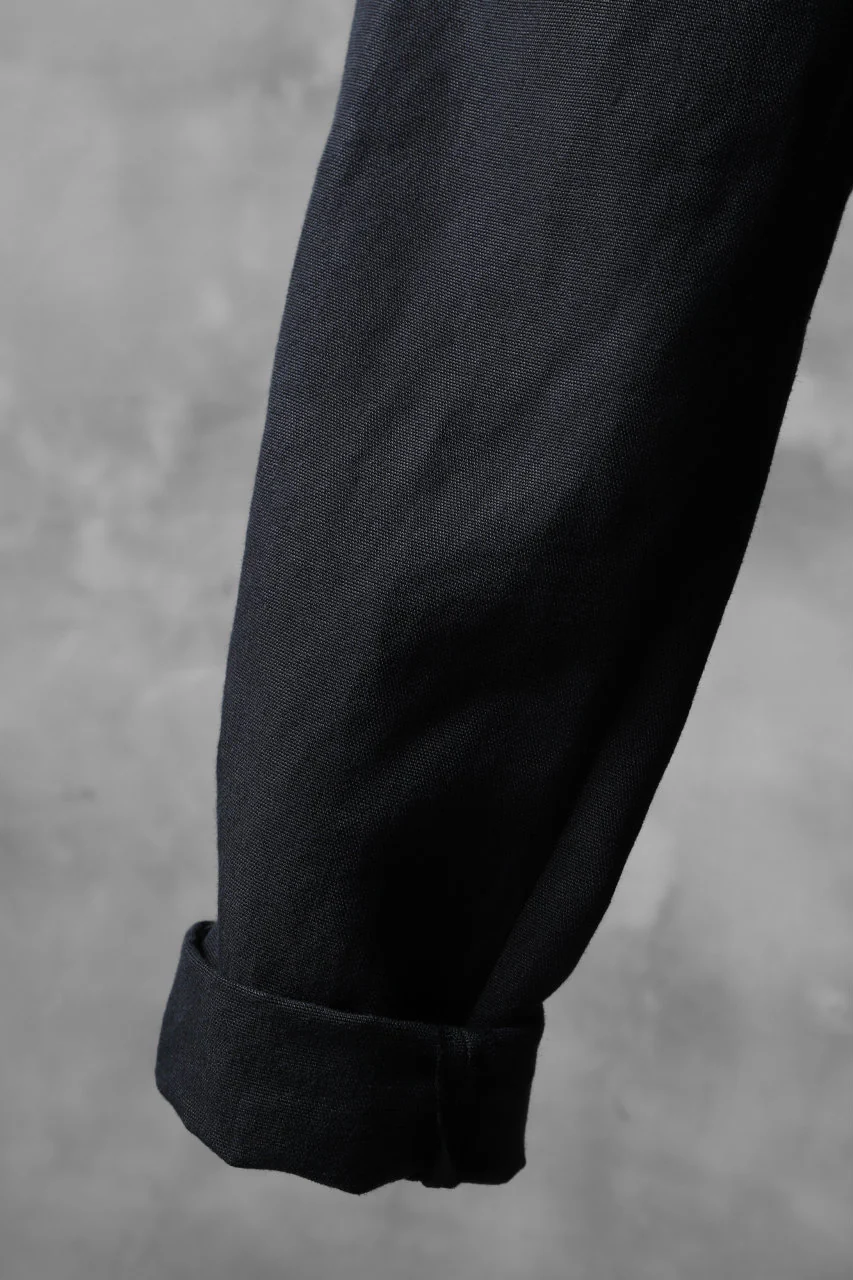 KLASICA 3TUCK TAPERED TROUSERS / RAMIE (CARBON) - Image 8