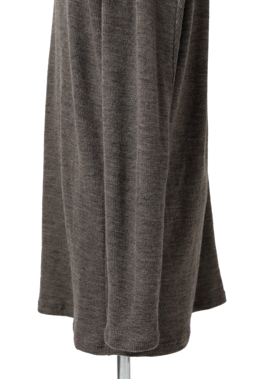 KLASICA ASLEEP CREW NECK KNIT SWEATER / WEANER WOOL RIB (FAWN) - Image 17