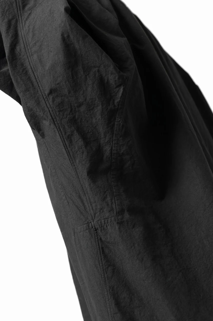 KLASICA BAND COLLAR FINE STITCHED SHIRT / HAND DYED COTTON-LINEN (BLACK) - Image 11