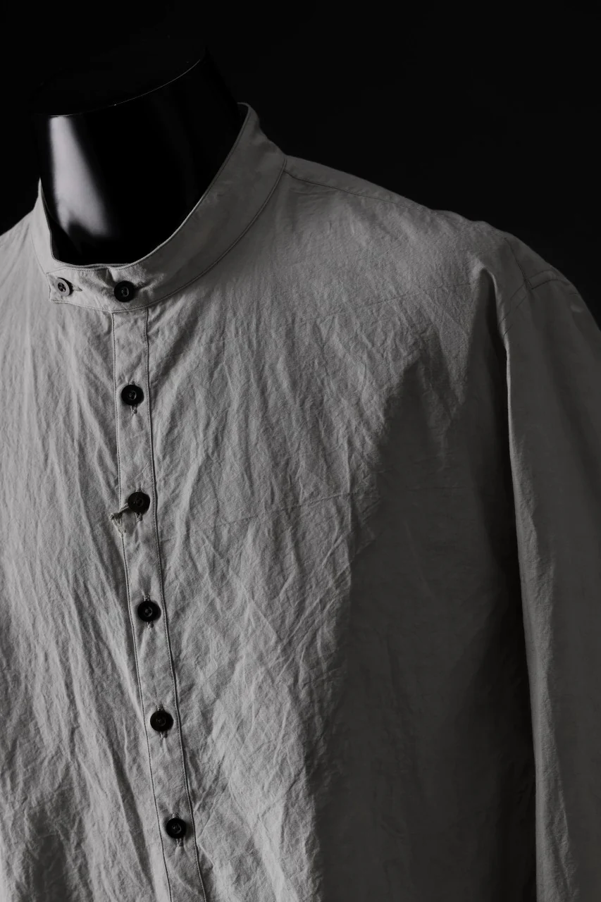KLASICA BAND COLLAR FINE STITCHED SHIRT / HAND DYED COTTON-LINEN (CONCRETE) - Image 10