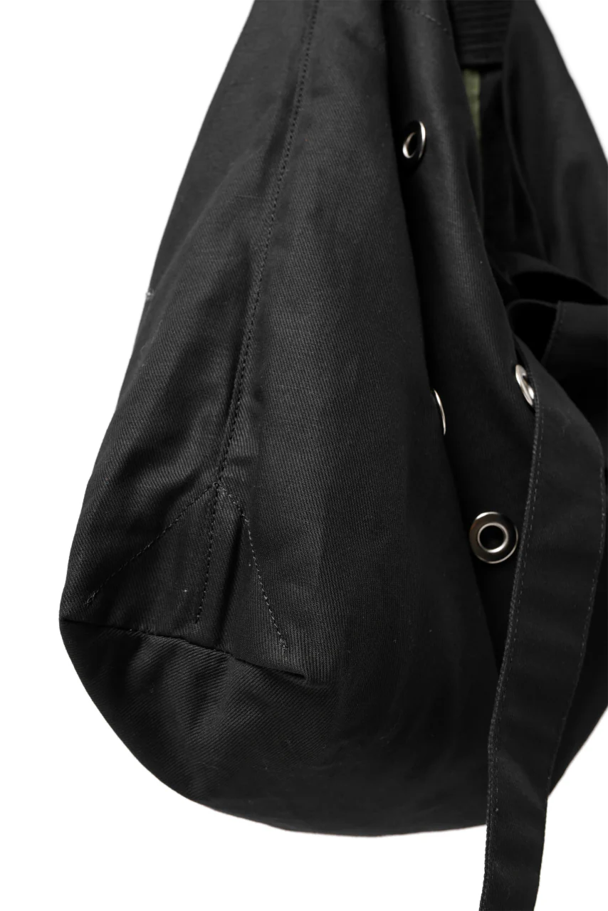 KLASICA BIVOUAC RIBBON HOLE SHOULDER BAG / HIGH RISE TWILL (BLACK) - Image 15