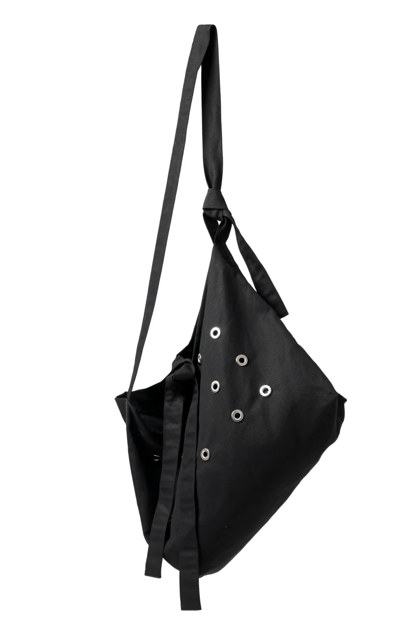 KLASICA BIVOUAC RIBBON HOLE SHOULDER BAG / HIGH RISE TWILL (BLACK) - Image 2